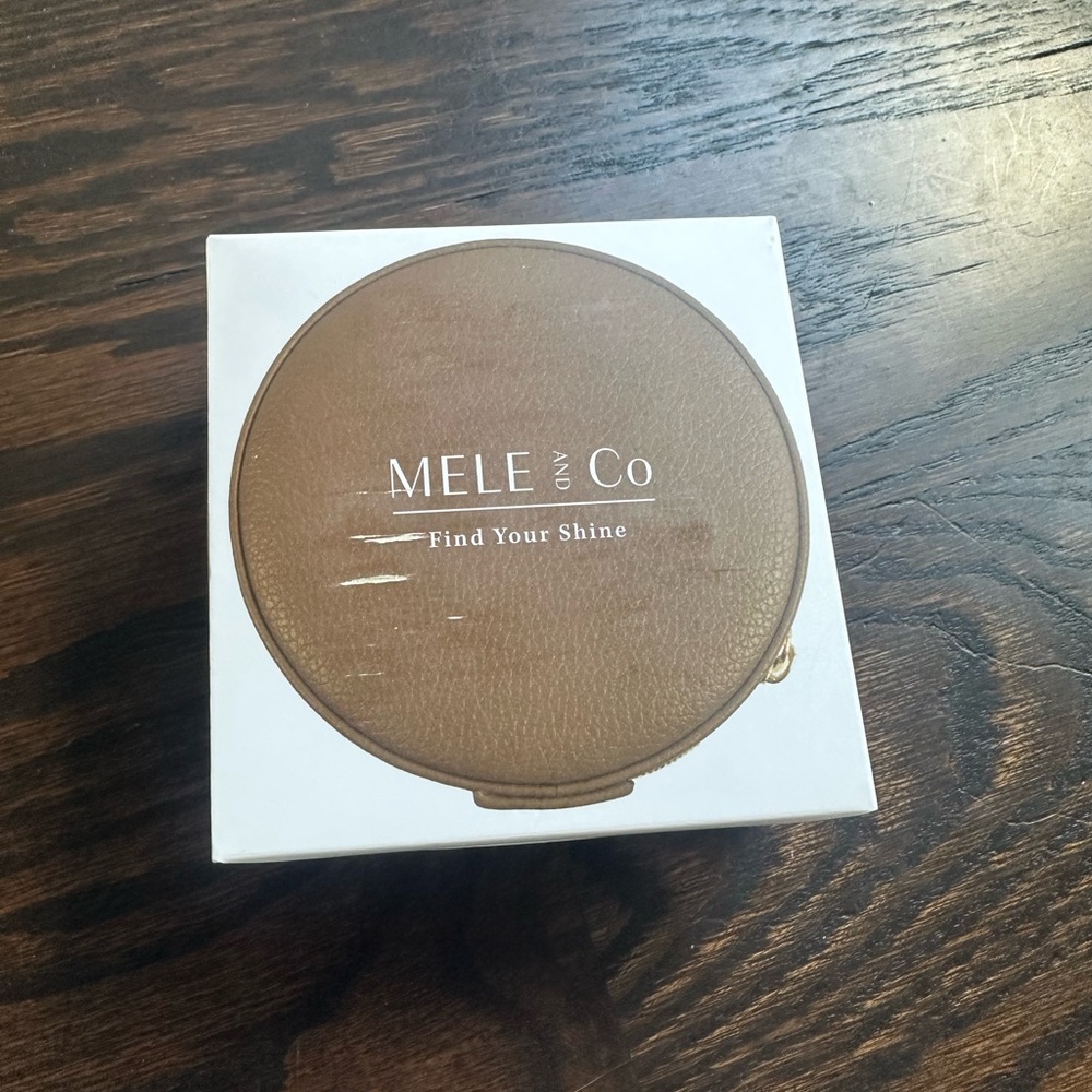 Mele & Co. jewelry case